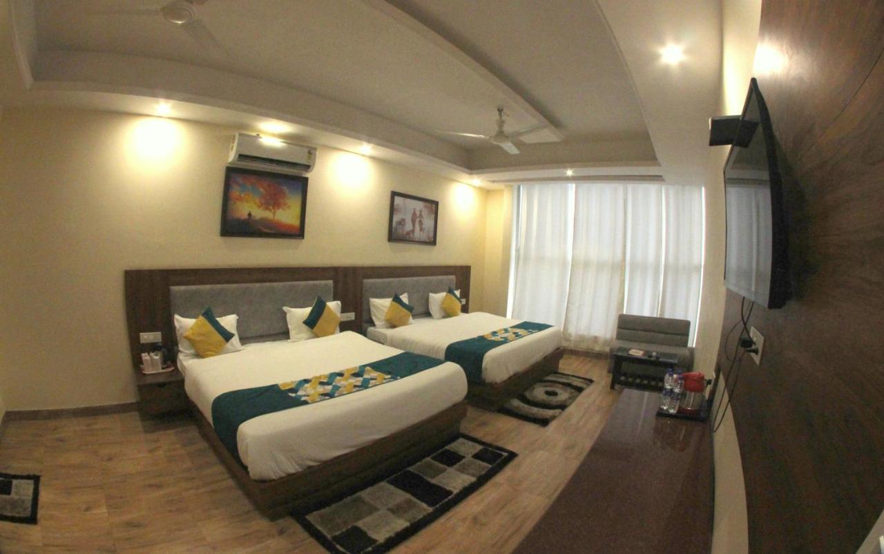 The Royal Bhumesh Hotel Katra  Buitenkant foto