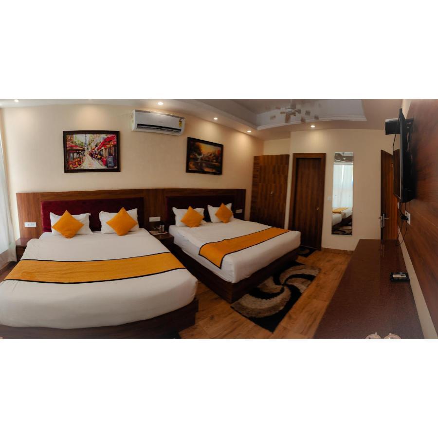 The Royal Bhumesh Hotel Katra  Buitenkant foto