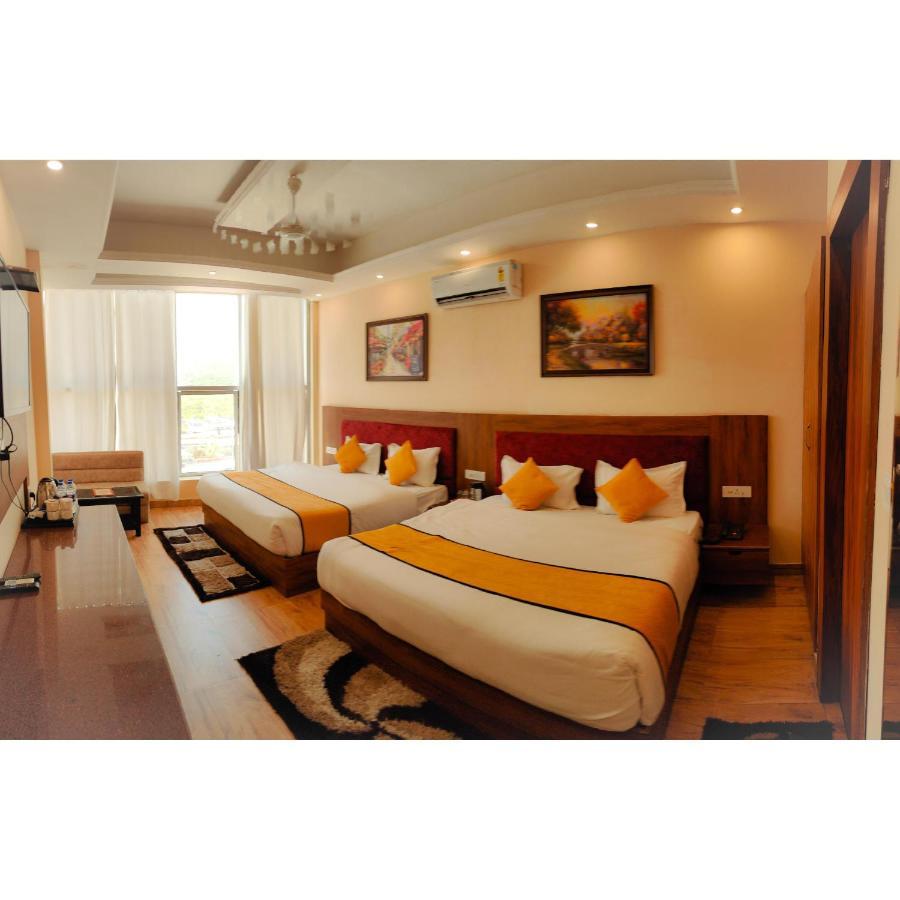 The Royal Bhumesh Hotel Katra  Buitenkant foto