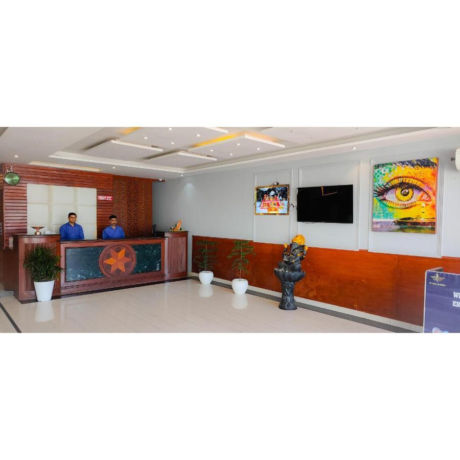 The Royal Bhumesh Hotel Katra  Buitenkant foto