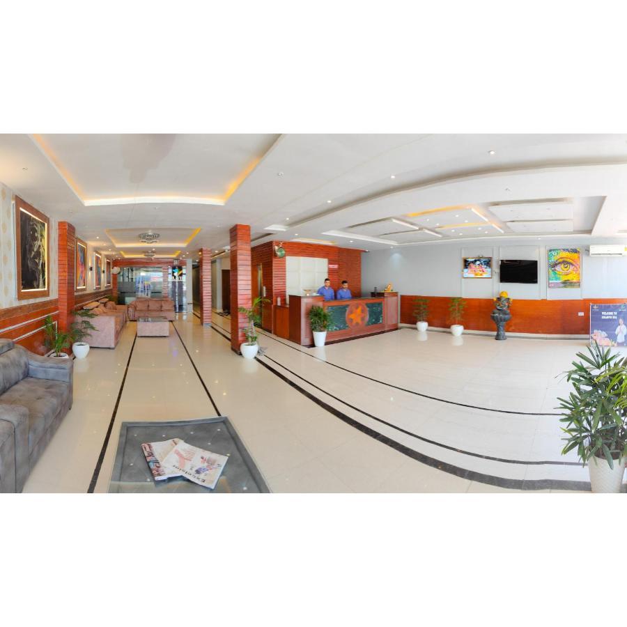 The Royal Bhumesh Hotel Katra  Buitenkant foto