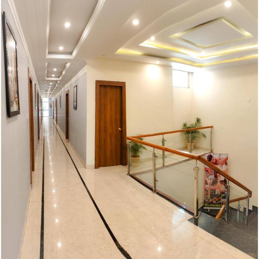 The Royal Bhumesh Hotel Katra  Buitenkant foto