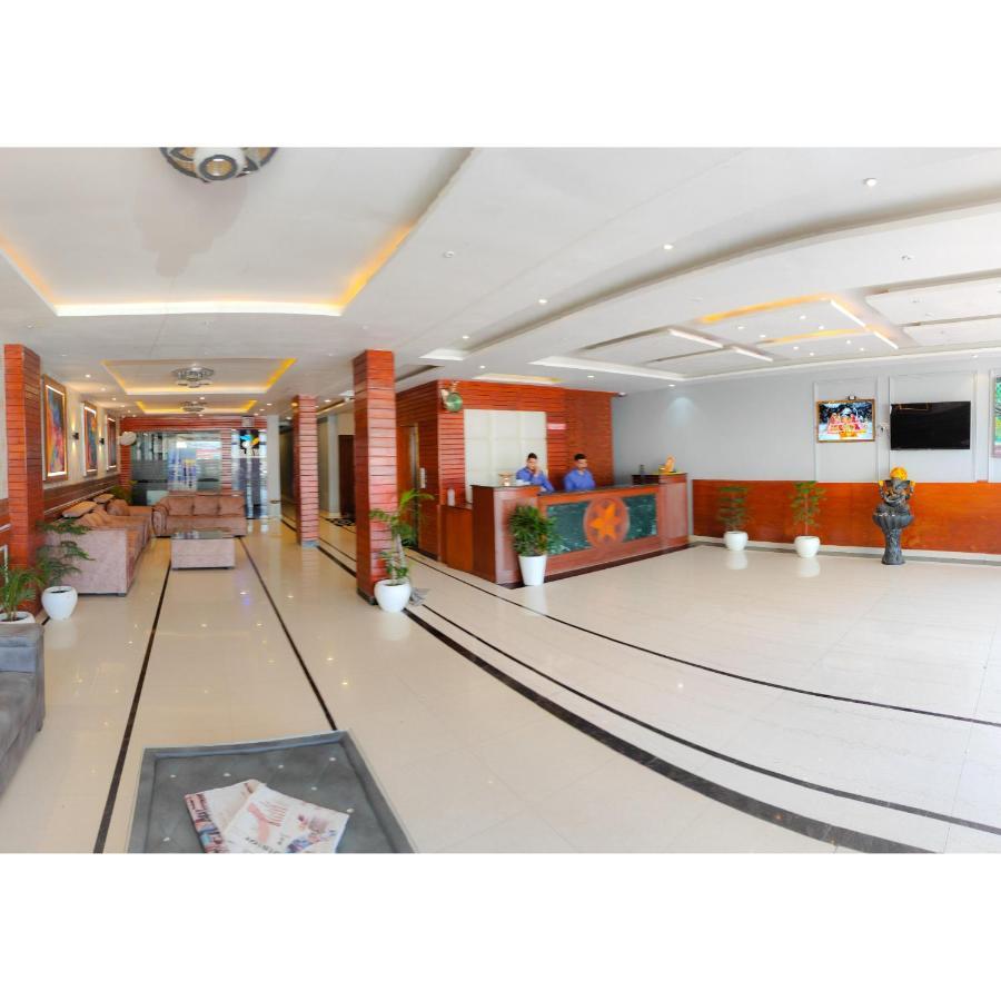 The Royal Bhumesh Hotel Katra  Buitenkant foto