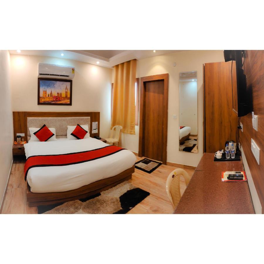 The Royal Bhumesh Hotel Katra  Buitenkant foto